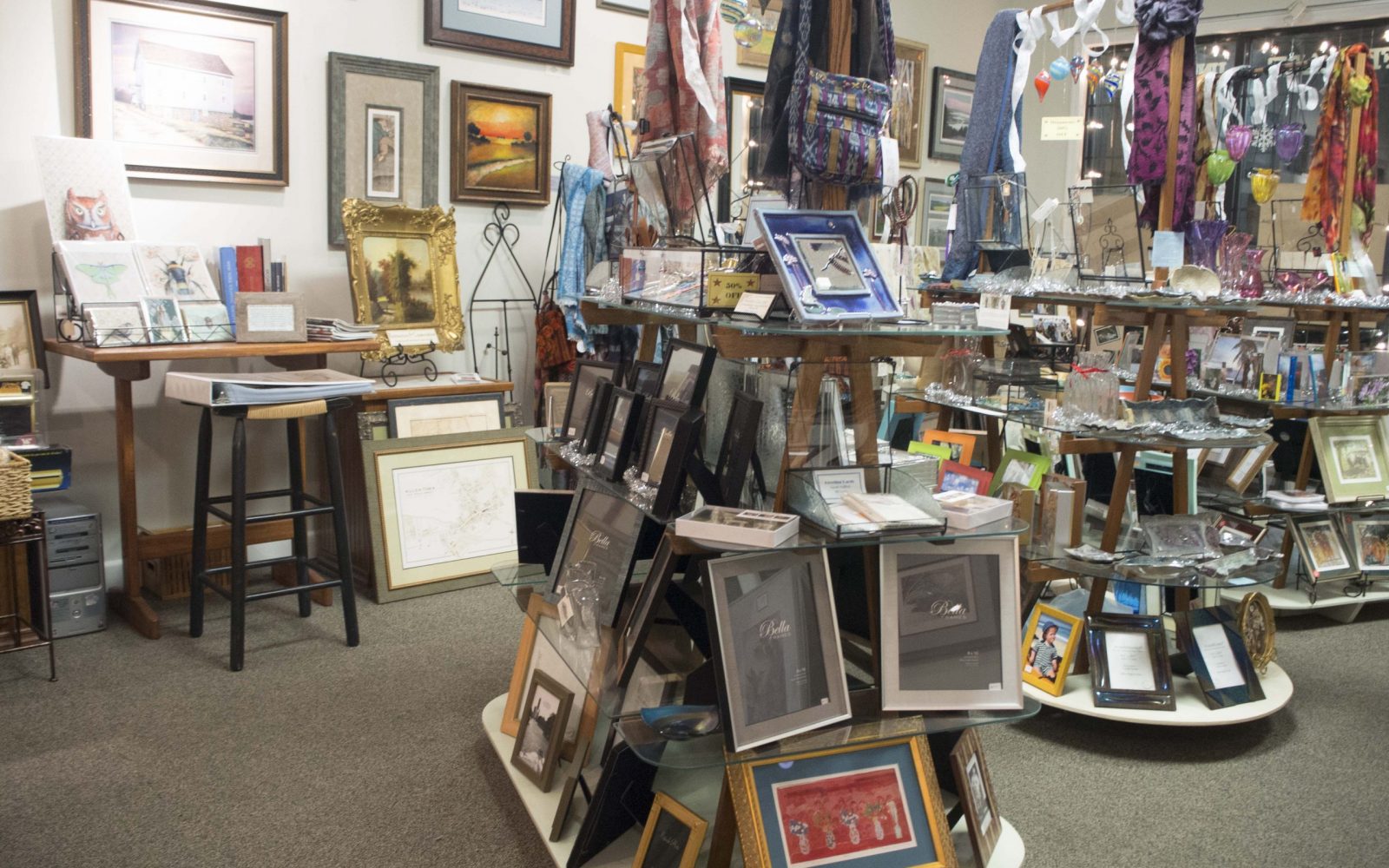 Corner Frame and Gallery Picture Framing & Shadow Boxes